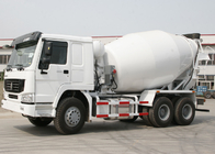 Μεγάλο φορτηγό συγκεκριμένων αναμικτών με την υψηλής αντοχής ένδυση - ανθεκτική δεξαμενή πιάτων χάλυβα