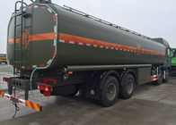 Σταθερό φορτηγό βυτιοφόρων καυσίμων SINOTRUK HOWO 30 - 40 τόνοι για τη μεταφορά 8X4 RHD πετρελαίου
