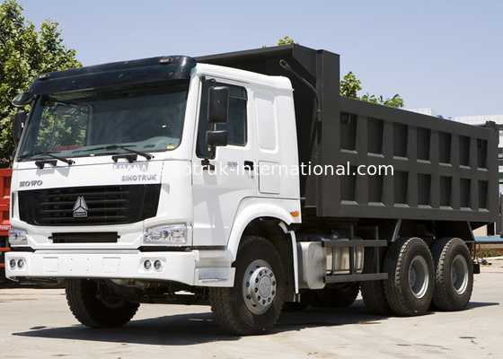 Tipper οι ρόδες φορτηγών απορρίψεων SINOTRUK HOWO 10 μπορούν να φορτώσουν την άμμο ή τις πέτρες 25-40tons