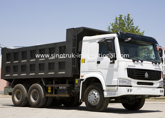 Tipper οι ρόδες φορτηγών απορρίψεων SINOTRUK HOWO 10 μπορούν να φορτώσουν την άμμο ή τις πέτρες 25-40tons