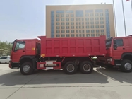 Tipper SINOTRUK HOWO φορτηγό απορρίψεων RHD 6×4 336HP στο κόκκινο χρώμα