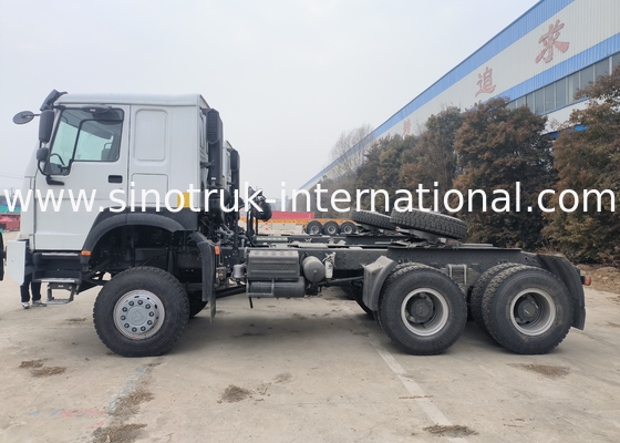 Sinotruk Howo Τρακτέρ Truck Rhd Πλήρη κίνηση 6 × 6 Weichai 400HP Λευκό