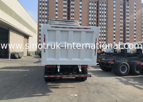 Sinotruk Howo Τρακ 380Hp 6 × 4 20CBM Λευκό με αυτόματη σανίδα