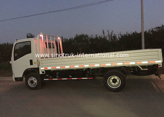 Φορτηγά ελαφριού καθήκοντος LHD SINOTRUK HOWO 5 τόνοι για τις διοικητικές μέριμνες ZZ1047D3815C145