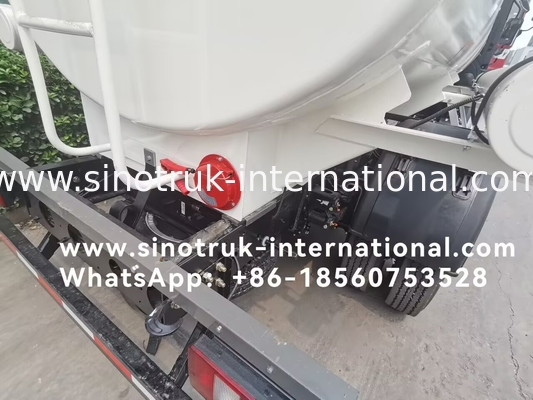 SINOTRUK HOWO 4X2 Μεταφορές πετρελαίου Τανκ Truck SINOTRUK HOWO 5-6CBM