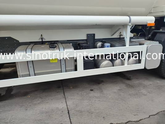 HOWO 25CBM 6*4 Τρακ Tank Oil 380HP Strong Horsepower Λευκό