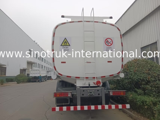 SINOTRUK HOWO Κόκκινο φορτηγό δεξαμενών πετρελαίου 400HP 8×4 12 τροχών Μεγάλη χωρητικότητα