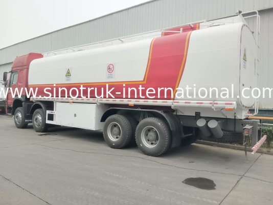SINOTRUK HOWO Κόκκινο φορτηγό δεξαμενών πετρελαίου 400HP 8×4 12 τροχών Μεγάλη χωρητικότητα