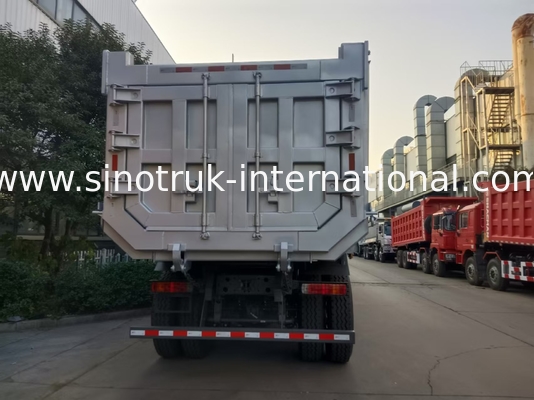 Τελαχιστοποιημένο φορτηγό SINOTRUK HOWO 400HP 12 τροχούς LHD 40Tons 30CBM ZZ3317V3567B1