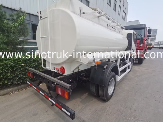 SINOTRUK HOWO 4X2 6 τροχών Τεχνόμαξα πετρελαίου 5-6CBM Μονό κάδο με ροόμετρο