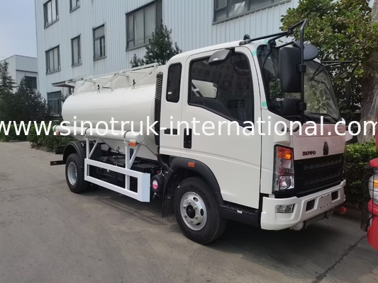 SINOTRUK HOWO 4X2 6 τροχών Τεχνόμαξα πετρελαίου 5-6CBM Μονό κάδο με ροόμετρο