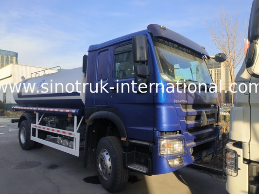 SINOTRUK HOWO Υδροδορυφορικό φορτηγό 4x2 RHD 300HP 10CBM για τη διαρκή μεταφορά νερού