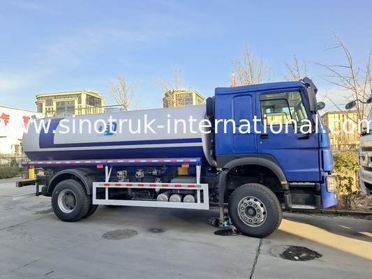 SINOTRUK HOWO Υδροδορυφορικό φορτηγό 4x2 RHD 300HP 10CBM για τη διαρκή μεταφορά νερού