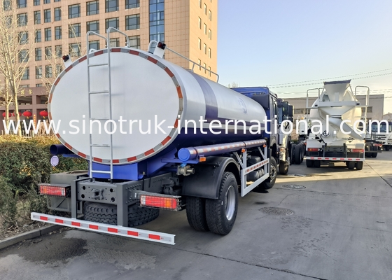 SINOTRUK HOWO Υδροδορυφορικό φορτηγό 4x2 RHD 300HP 10CBM για τη διαρκή μεταφορά νερού