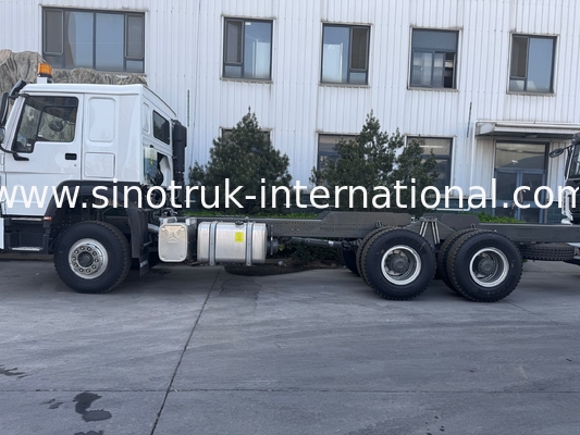 SINOTRUK HOWO Φορτηγό Σασί SINOTRUK κινητήρας 371HP 6 × 4 RHD με προειδοποιητικό φως που χρησιμοποιείται σε φορτηγά φορτηγά φορτηγά φορτηγά φορτηγά φορτηγά
