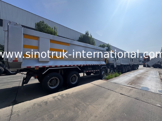 SINOTRUK HOWO 371HP 8X4 Τελαχιστοποιητικό φορτηγό κατασκευής Παλαιό μπροστινό πρόσωπο Στρατιωτικό προφυλακτήρα για ορυχειακές περιοχές Δύο φώτα προειδοποίησης Συσκευή τύπου U