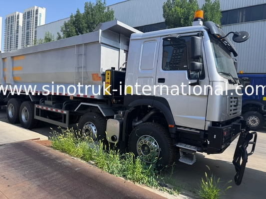 SINOTRUK HOWO 371HP 8X4 Τελαχιστοποιητικό φορτηγό κατασκευής Παλαιό μπροστινό πρόσωπο Στρατιωτικό προφυλακτήρα για ορυχειακές περιοχές Δύο φώτα προειδοποίησης Συσκευή τύπου U