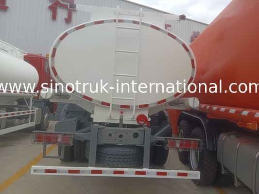 SINOTRUK Oil Transport Hohan Truck With Manhole Cover and Breath Valve 10000L Volume