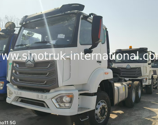 6900x2550x3250 Mm Tractor Truck Euro 2 Emission Standard Built to Withstand Harsh Road Conditions and Heavy Freight Loads