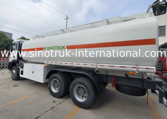Euro 2 Emission Standard Oil Transport Truck Tanker Vehicle Suitable for Various Oil Types and Long Haul Transportation
