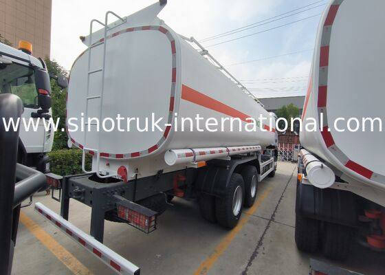 Euro 2 Emission Standard Oil Transport Truck Tanker Vehicle Suitable for Various Oil Types and Long Haul Transportation