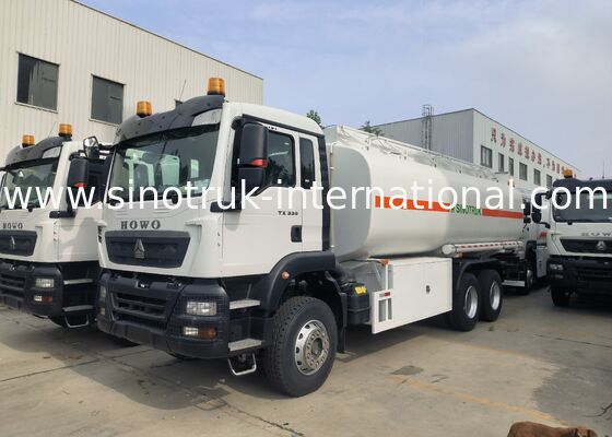 Euro 2 Emission Standard Oil Transport Truck Tanker Vehicle Suitable for Various Oil Types and Long Haul Transportation