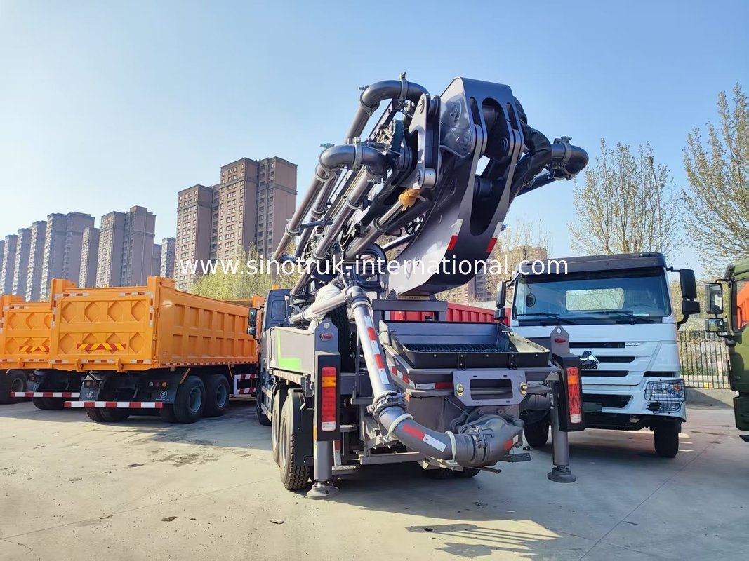Υψηλή Αυτονομία HOWO 380HP Smart Pump Trucks 52m Boom 6x4 Έλξη για απαράμιλλη κάθετη χύση