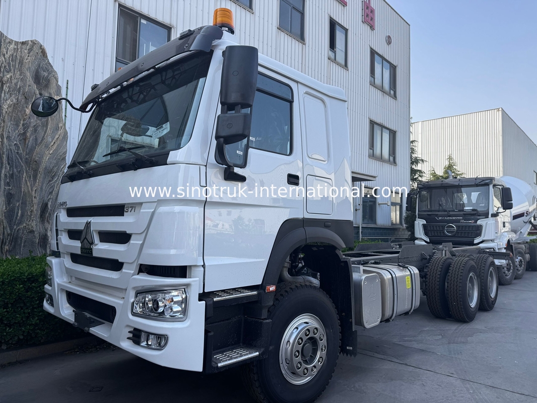 SINOTRUK HOWO Φορτηγό Σασί SINOTRUK κινητήρας 371HP 6 × 4 RHD με προειδοποιητικό φως που χρησιμοποιείται σε φορτηγά φορτηγά φορτηγά φορτηγά φορτηγά φορτηγά