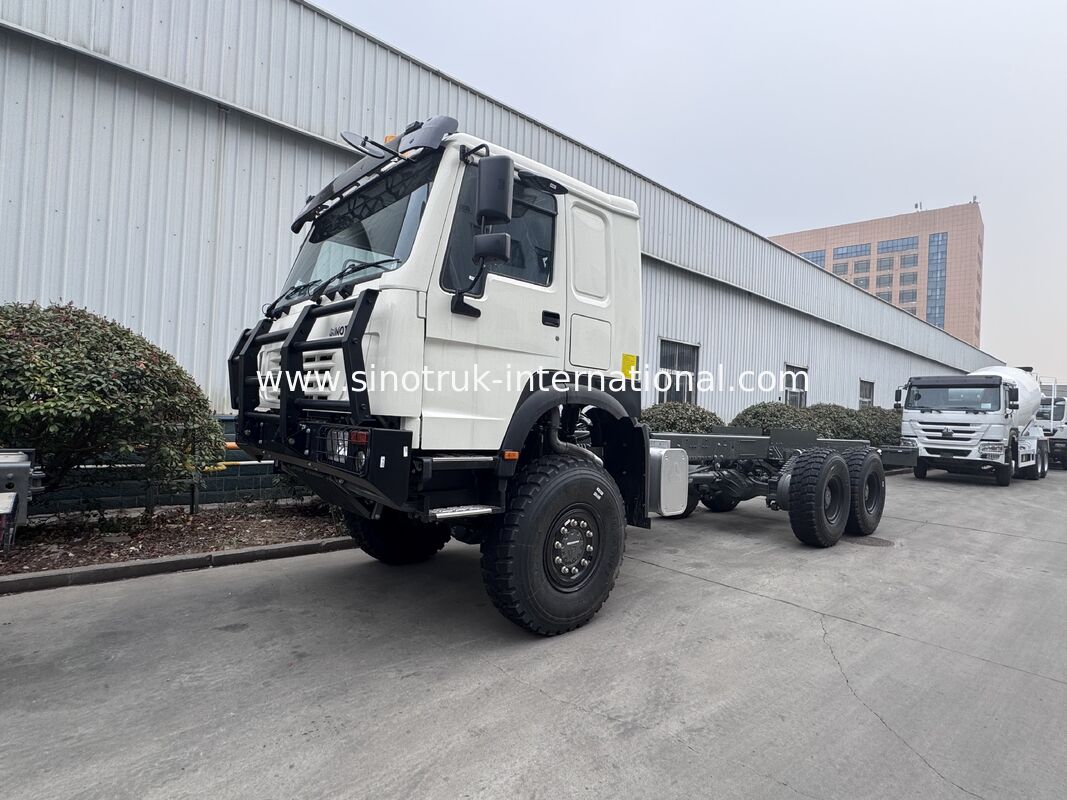 SINOTRUK HOWO 6X6 Full-Drive Truck Chassis Cargo Chassis With bumper