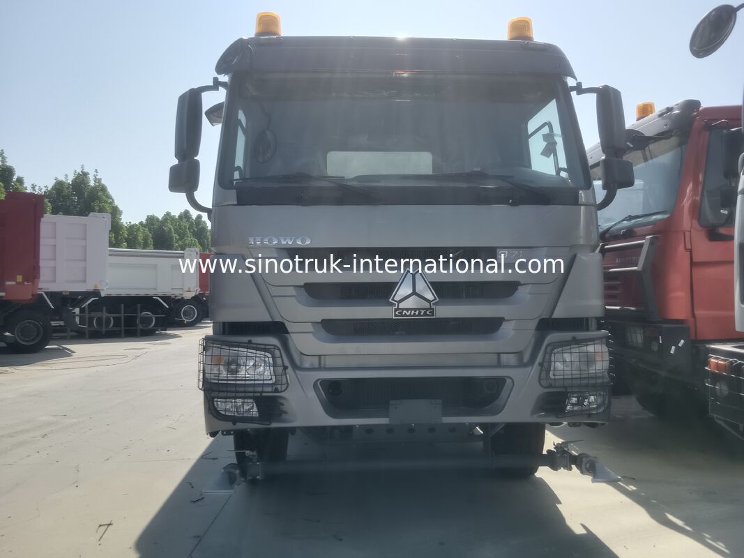 Sinotruk Howo Sprinkler Water Tank Truck 10-25CBM 6 X 4 Euro 2 371HP White