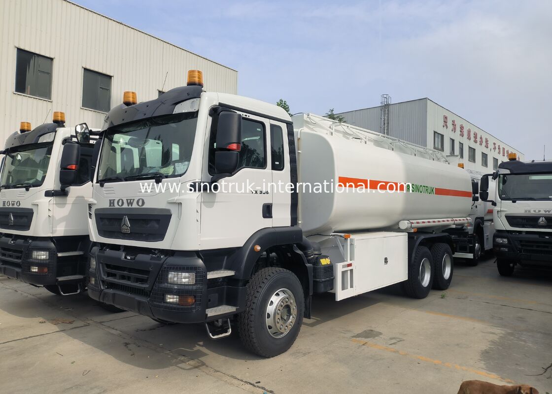 Euro 2 Emission Standard Oil Transport Truck Tanker Vehicle Suitable for Various Oil Types and Long Haul Transportation