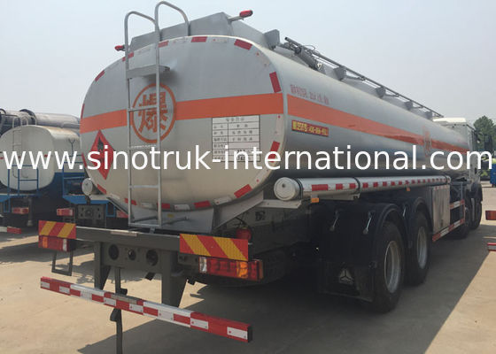 Σταθερό φορτηγό SINOTRUK HOWO 30 - 40 CBM δεξαμενών πετρελαίου για τη μεταφορά 8X4 RHD πετρελαίου