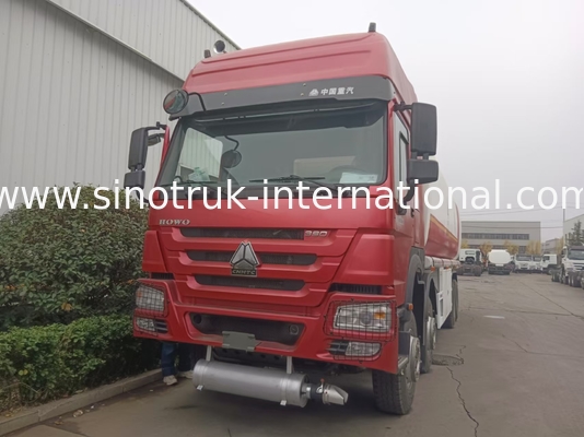 SINOTRUK HOWO Κόκκινο φορτηγό δεξαμενών πετρελαίου 400HP 8×4 12 τροχών Μεγάλη χωρητικότητα