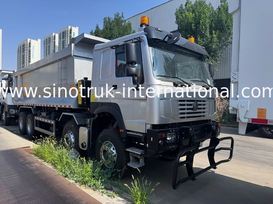 SINOTRUK HOWO 371HP 8X4 Τελαχιστοποιητικό φορτηγό κατασκευής Παλαιό μπροστινό πρόσωπο Στρατιωτικό προφυλακτήρα για ορυχειακές περιοχές Δύο φώτα προειδοποίησης Συσκευή τύπου U