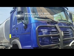 Υπερβατικό φορτηγό καυσίμου HOWO 8*4 400HP LHD: σύστημα διπλής δεξαμενής 40CBM για διανομή καυσίμου μεγάλης απόστασης